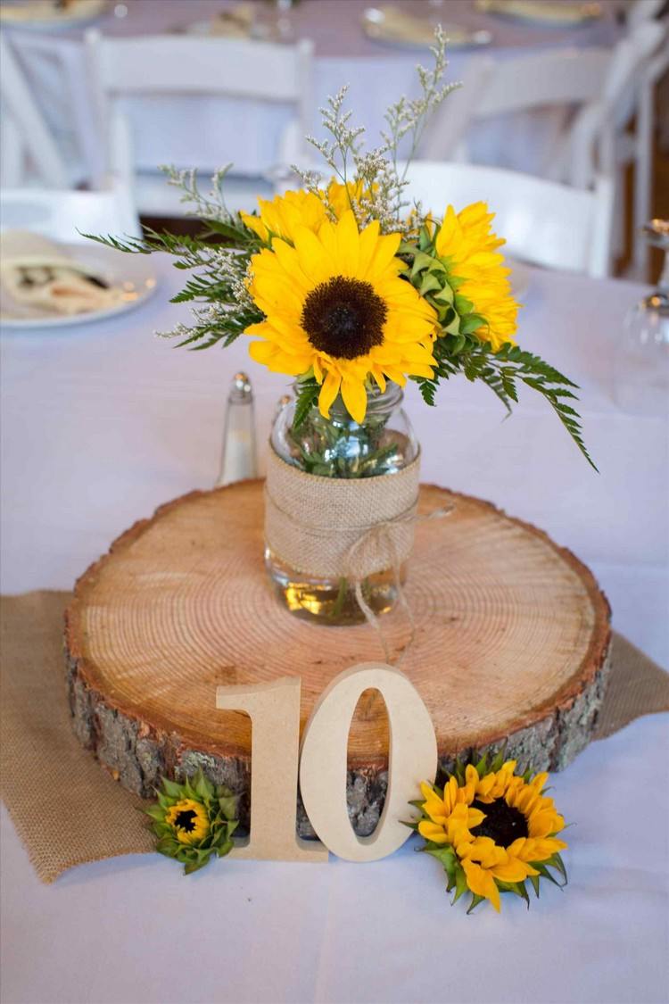 bord dekoration bröllop sommar solros vas trä skiva
