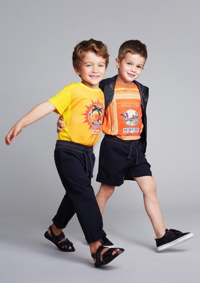 Dolce-Gabbana-sommar-byxor-med-snören-glada-barn-mönster-skjortor