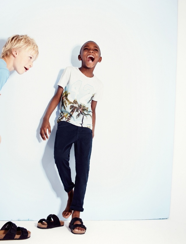 zara-pojkar-mode-2014-vit-t-shirt-glad-mönster-handflata-hala-remmar-svart