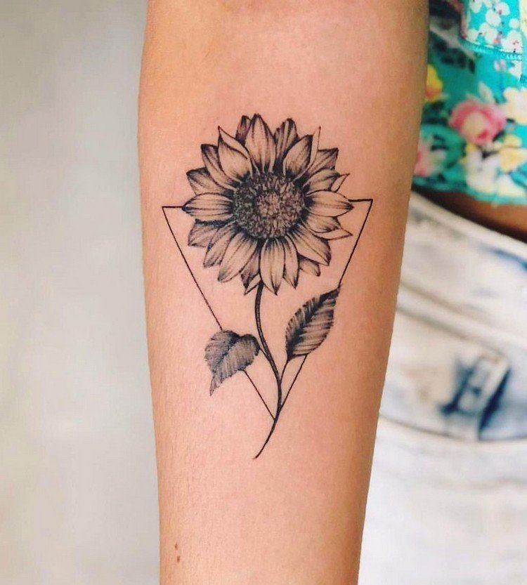Underarmstatueringar för kvinnor solros tatuering mening