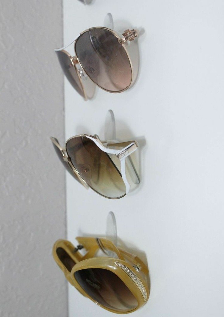 Solglasögon-förvaring-krokar-stick-på-väggen-lätt att imitera