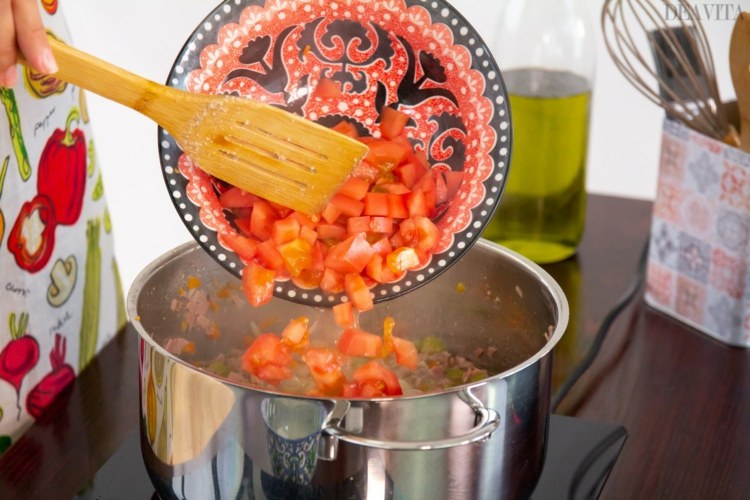 recept spaghetti bolognese original sås matlagning tomater grönsaker