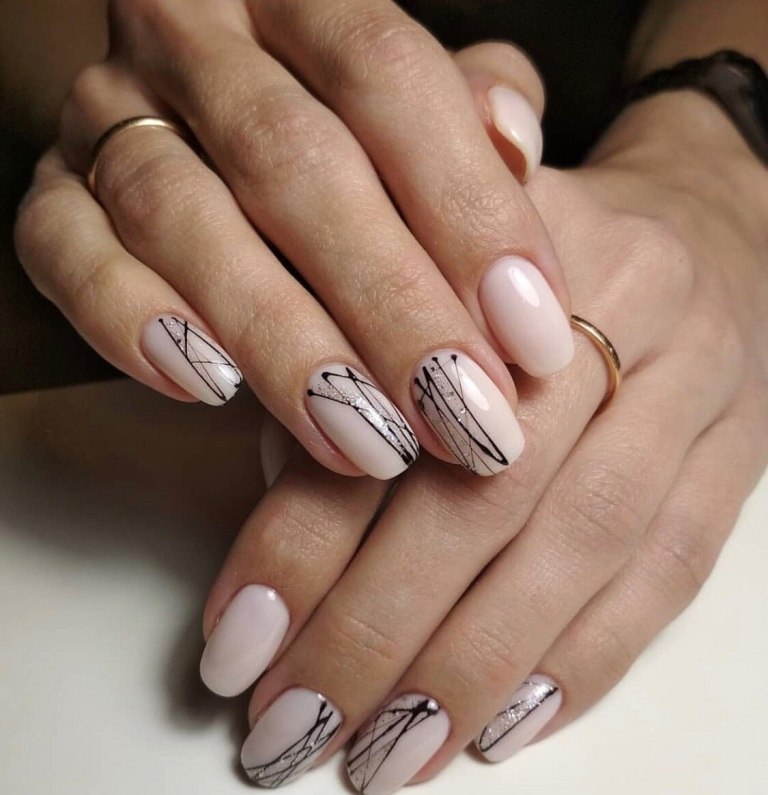 Spider Gel Nails Idéer Korta naglar Naken nagellack Black Lines Nail Designs