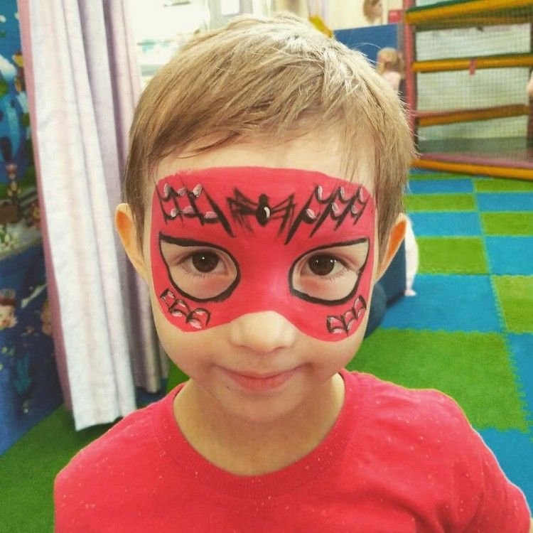 enkla idéer ansiktsmålning spiderman mask