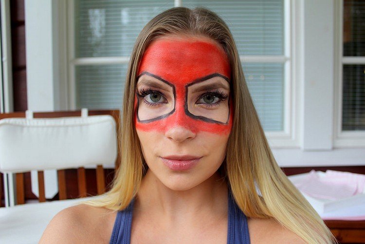 instruktioner spiderman make-up steg 2 måla ditt ansikte rött