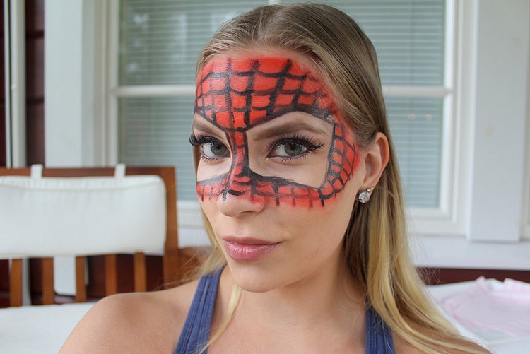 instruktioner för spiderman smink steg 4 måla en spindelväv