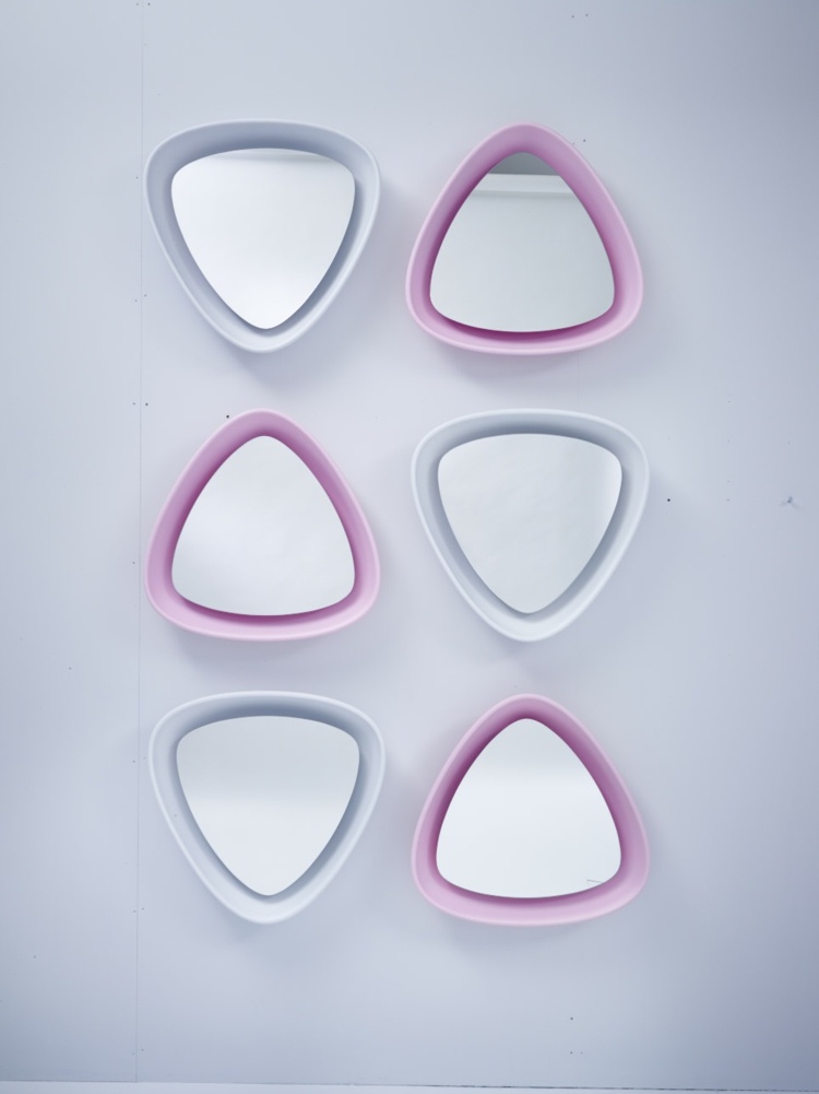 design spegel dekoration vägg triangel form rosa vit