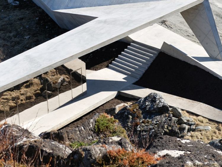 kulturmonument spegelglas och betong MORFEUS arkitekter bergformation