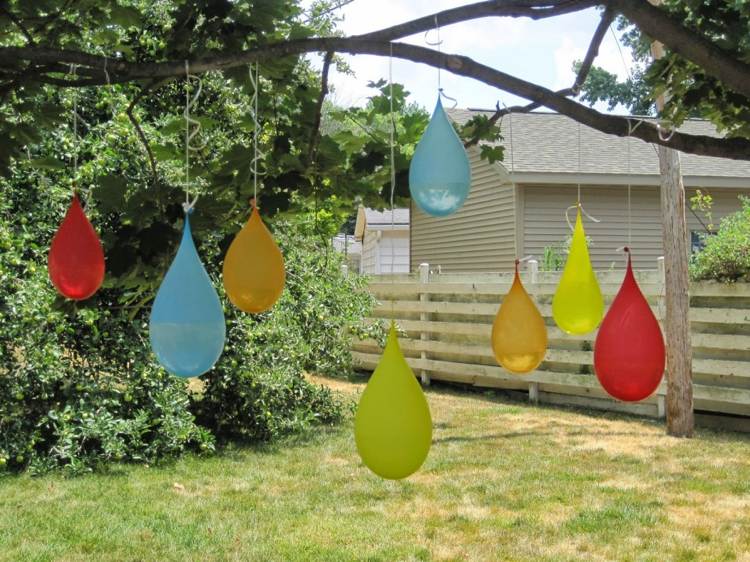 lekplats-trädgård-barn-design-vatten-spel-ballonger-skjutning