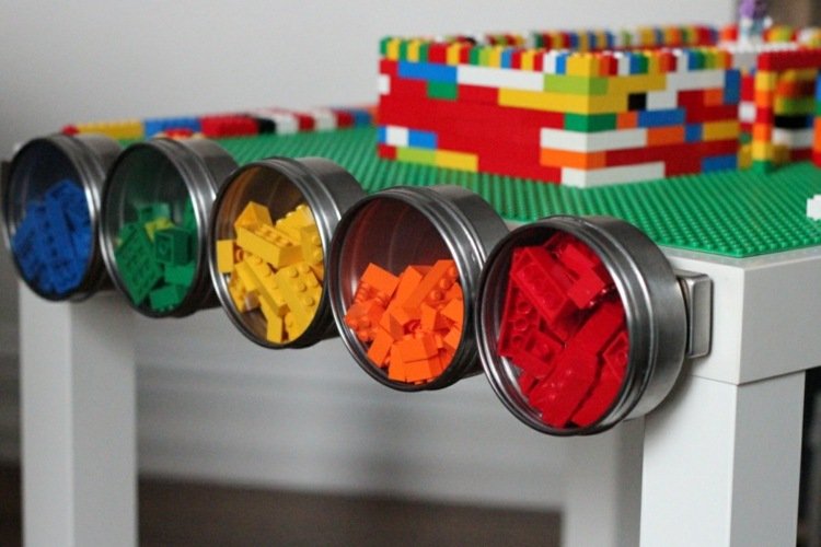 Lek-bord-bygg-själv-magnet-lego-stuv-barn-leksaker