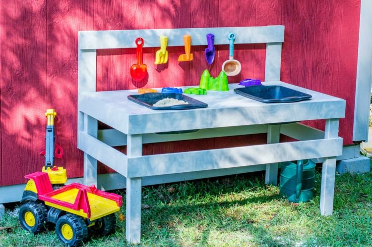 lekbord-bygg-själv-utomhus-lek-barn-sand-trädgård