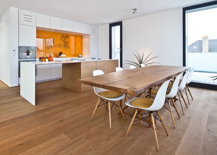 modern matsal massivt trä-matbord-vit-eames-stolar-sittdynor