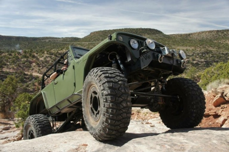 tuning jeep terra crawler terrängdäck slitstark backklättring sport