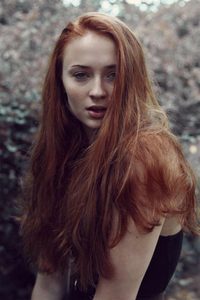 rödhårig-natur-lång-man-Sophie-Turner