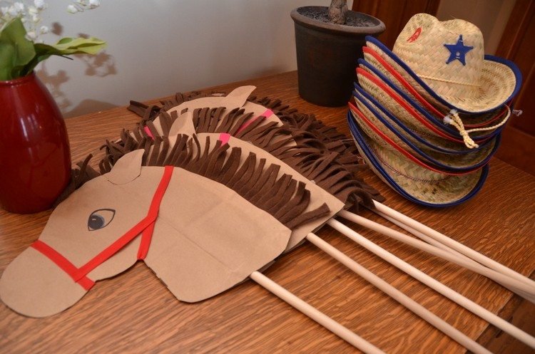 stick-häst-tinker-papper-filt-barn-födelsedag-giveaway