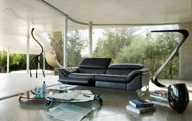 Golvlampa-svart-modern-design-läder soffa-ryggstöd justerbar