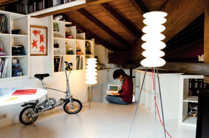 Golvlampor möblerar vardagsrummet stilfullt