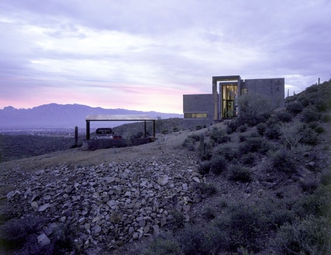 modernt fast hus öken arizona bergssluttningar