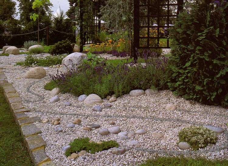 sten-säng-design-grus-sten-mark täck-växter-stauder