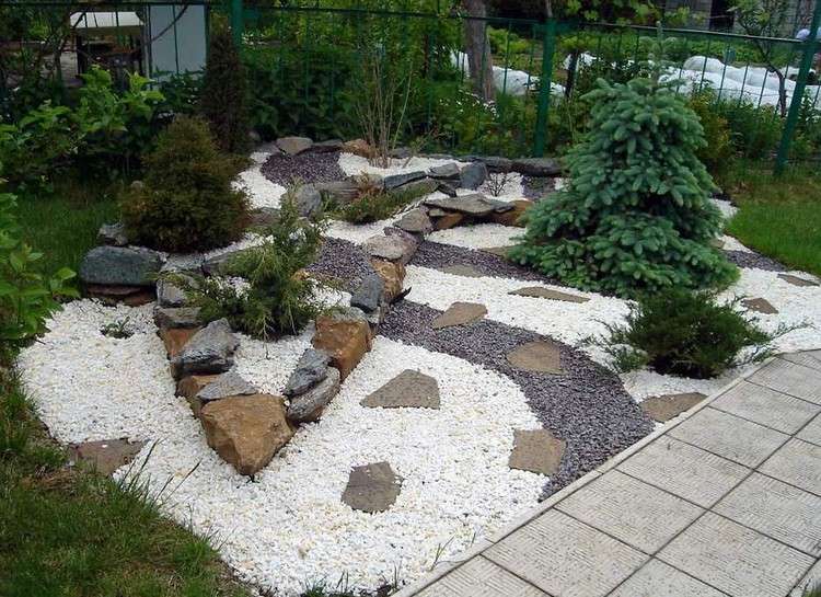 sten säng-fram trädgård-granit korn-grå-vit-stora-naturliga stenar