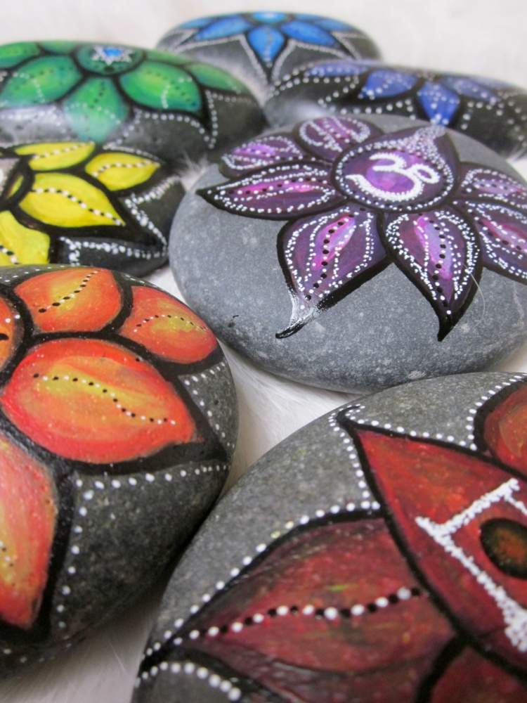 stenar målar blommor vårblom design akryl