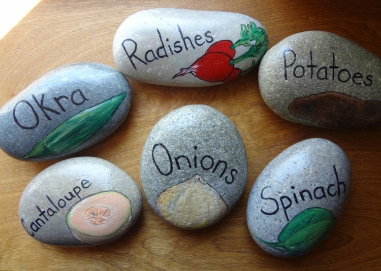 måla stenar trädgård märkning grönsaker potatis spenat lök