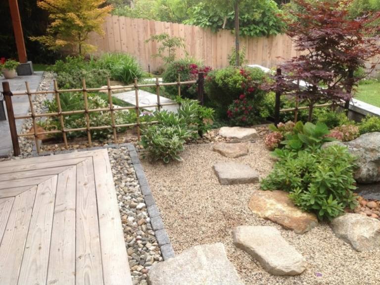 Bergträdgård-skapa-trädgårdsträdgård-design-japansk-zen-grus-koi-damm