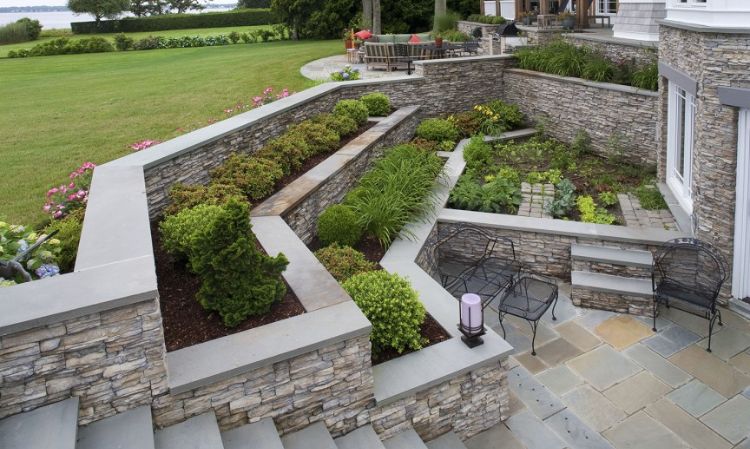 stenmur trädgård design idéer väggsystem trädgård område framgård natursten sten plattor trappor terrasserade