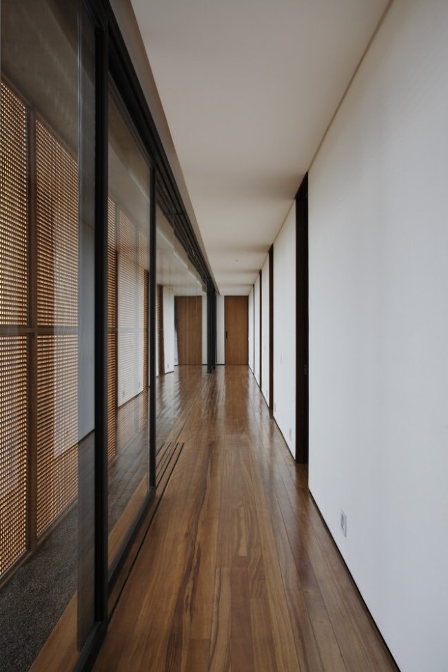 korridor trä modernt hus design av guilherme torres