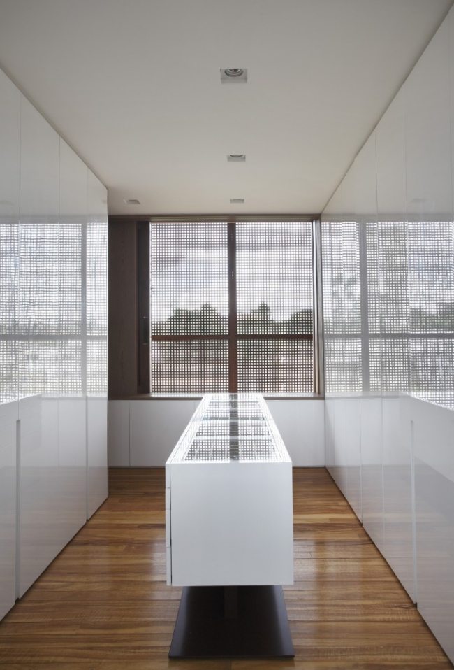 badrum vit modern husdesign av guilherme torres