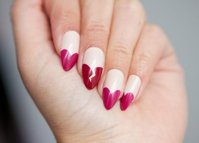 Stilett-nagel-konst-fransk-manikyr-ovanligt-hjärta-mönster