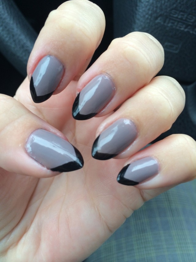 Stilett-nagelkonst-svart-spik-kant-med-grå-glans-effekt