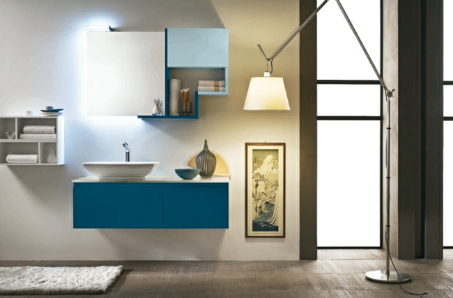 moderna minimalistiska badrumsmöbler blå färg vackra dekorativa element exotiska