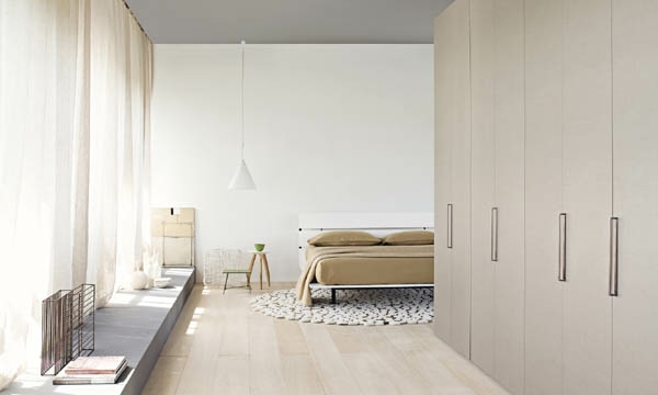 Garderob för sovrummet innovativa konfigurationssystem beige färgdörrhandtag