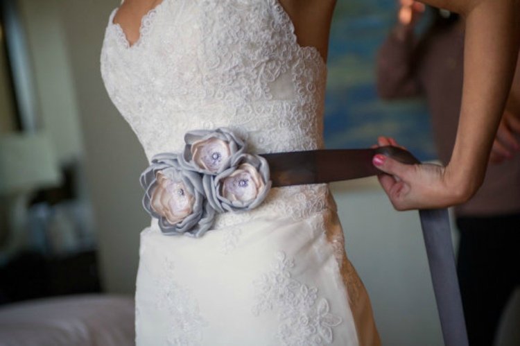 Tygblommor gör ditt eget bröllopsbälte tillbehör romantiskt