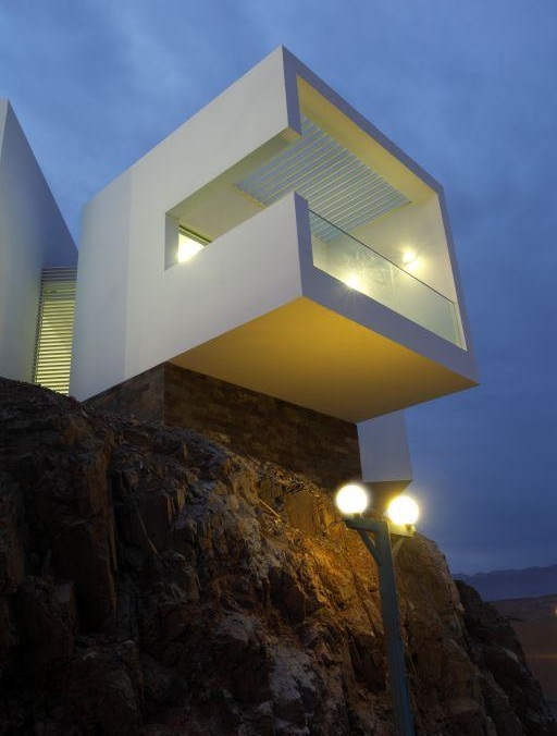 konstig-arkitektur-strand-hus-peru