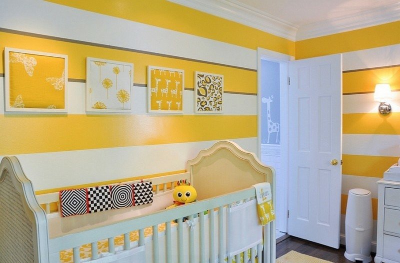 ränder på väggen babyrum gula ränder horisontella bilder