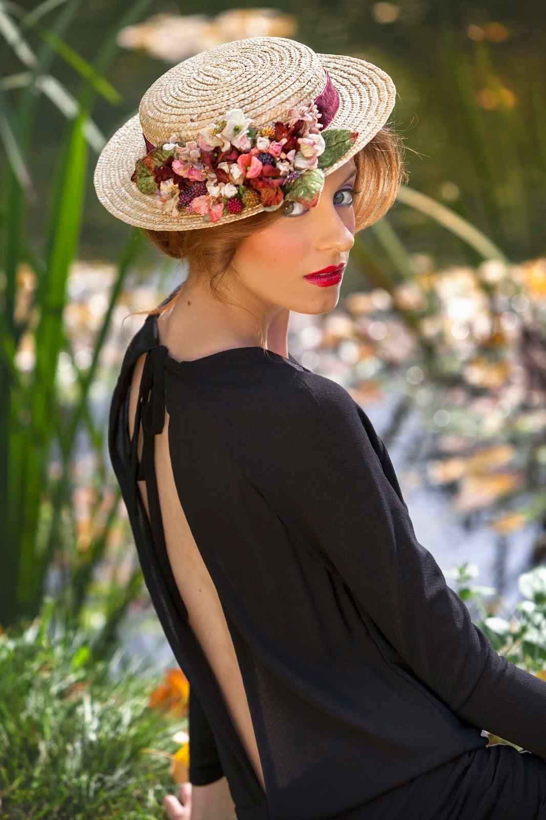 Halmhatt för kvinnor sommaroutfitidéer eleganta hattmodeller klänning rygglös