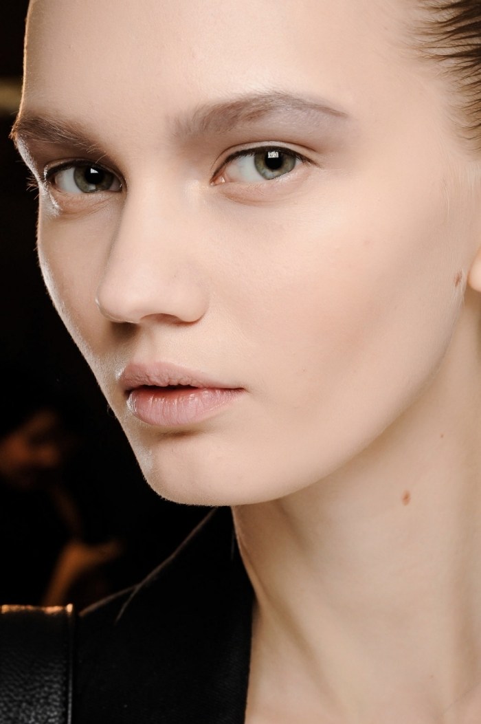 eyeliner-svart-smink-idéer-höst-vinter-trender-14-catwalks-världen över