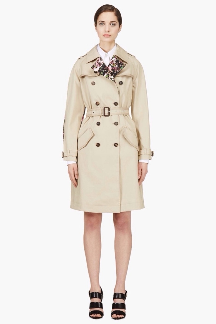 dam-trench-coat-design-gyvenchi-turn-down-krage-ljus beige-blomma-tryck-midjebälte