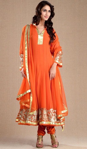 Πορτοκαλί κοστούμι σε στυλ Churidaar