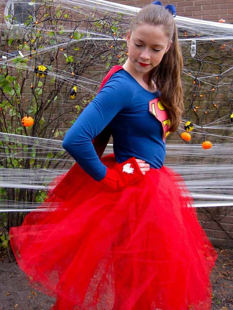 superwoman-kostym-supergirl-kläder-idéer-tips