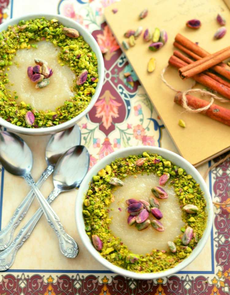 Syriska desserter semolina pudding rosvatten pistagenötter