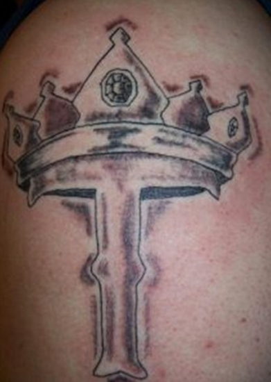 Royal T -kirjaimen tatuointisuunnittelu