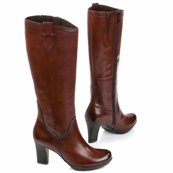 brown-boots-by-Tamaris-neckermann-at
