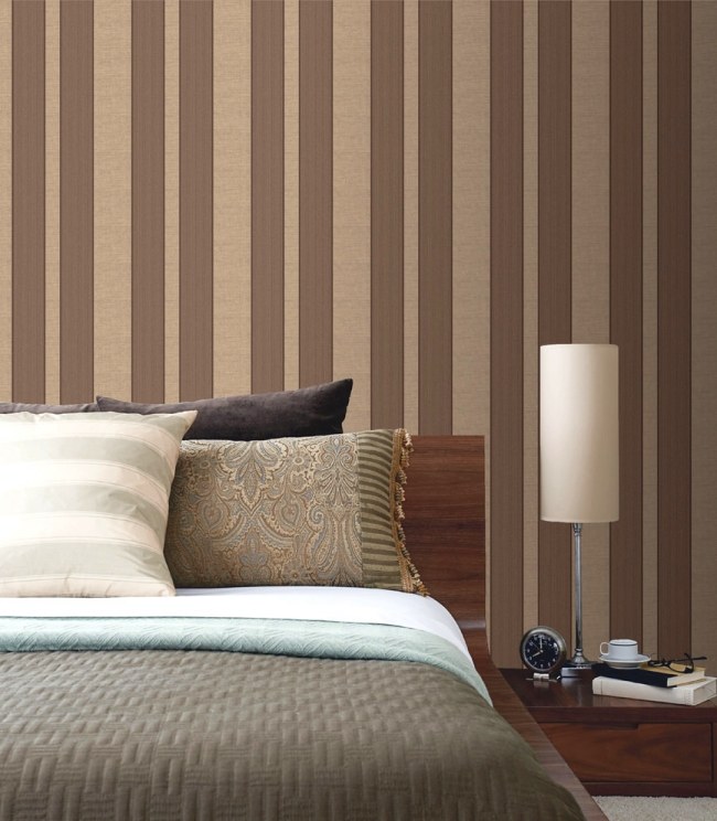 tapeter i sovrummet designidéer ränder brun beige
