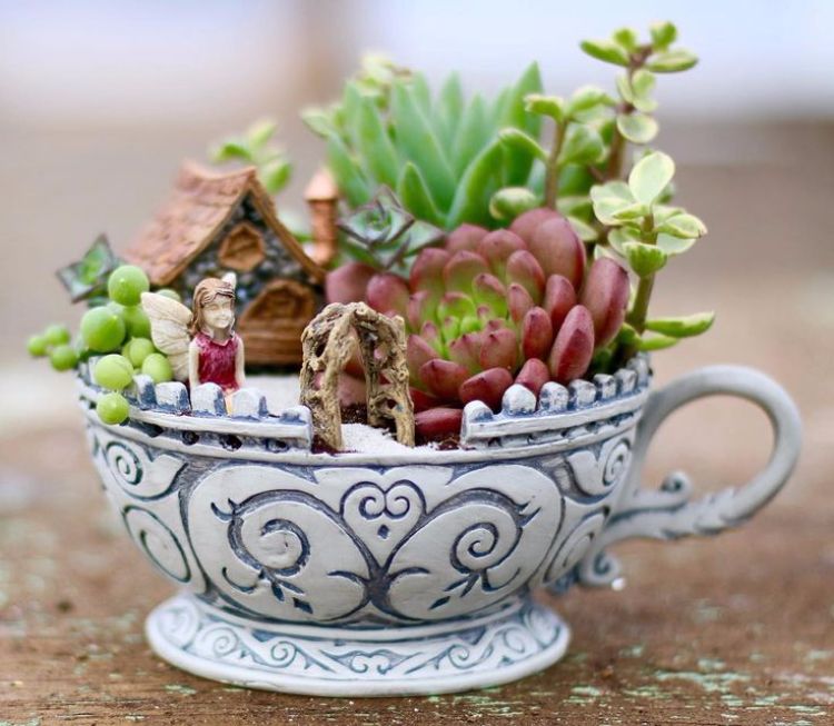 Gör din egen miniatyr saftiga trädgårdstekopp