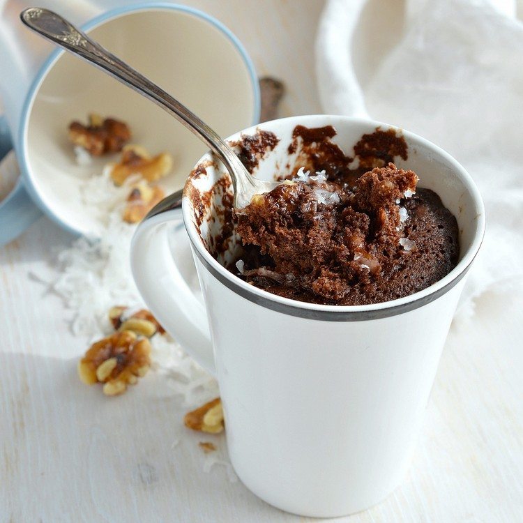 Cupcake-mikrovågsugn-choklad-vegan-uttorkad kokosnöt-valnötter-recept
