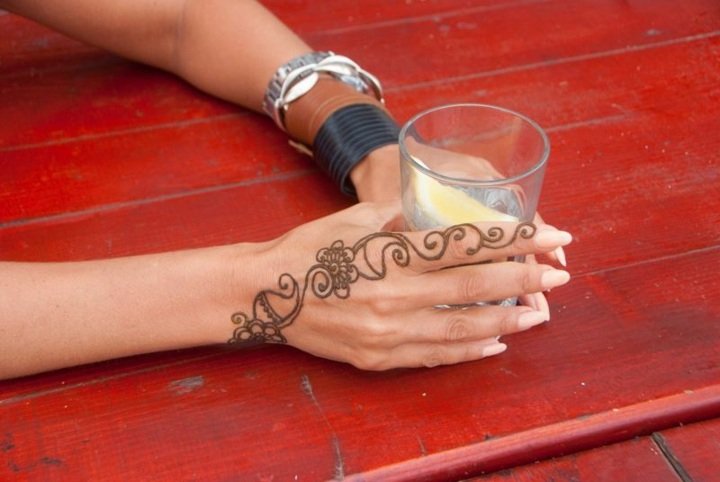 Tattoo handleds kvinnor kvinnor henna kedja bilder idéer