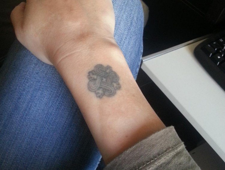 tatuering-handled-utanför-tecken-keltisk
